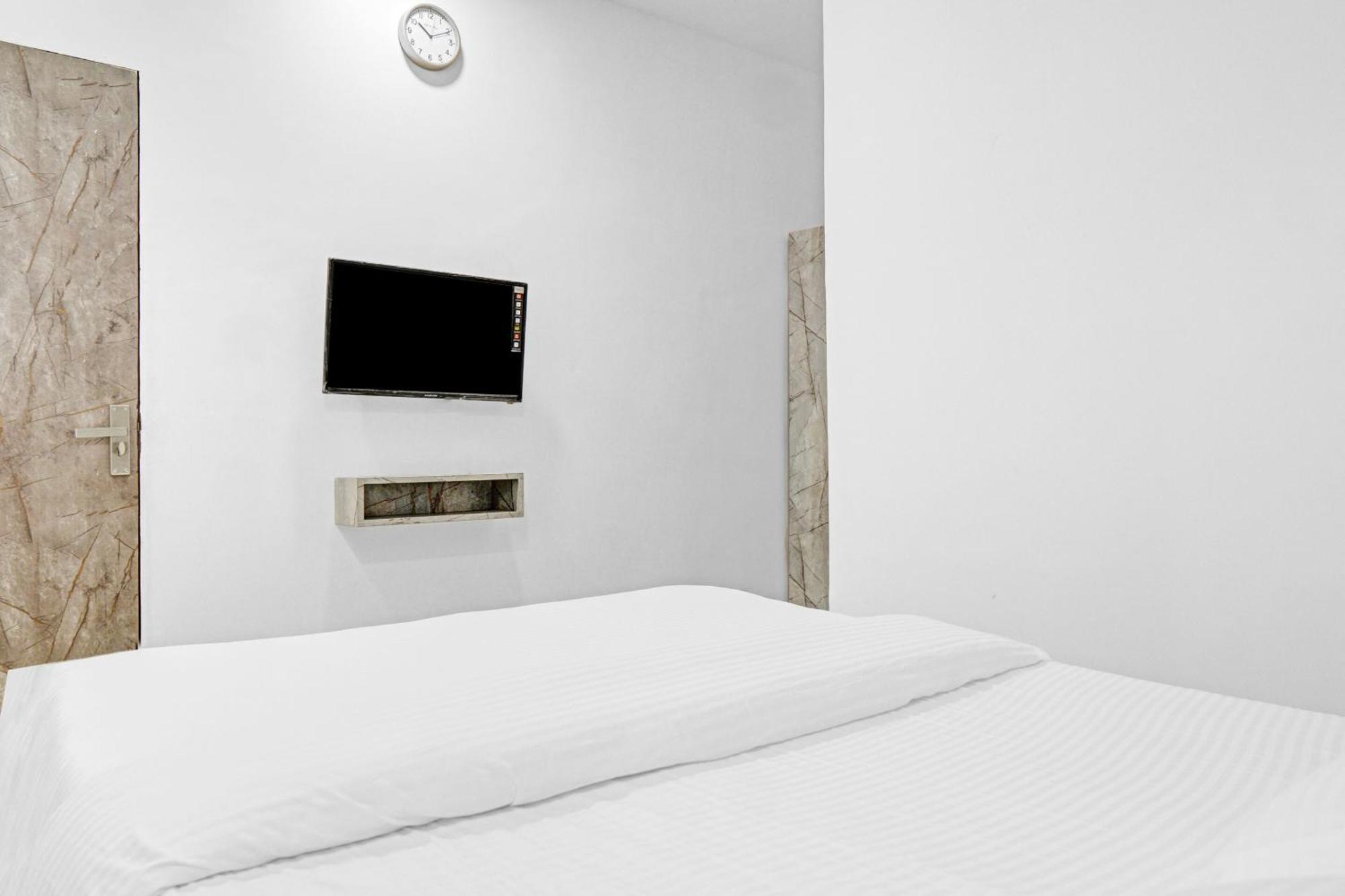 Collection O Sigma Inn Surat Dış mekan fotoğraf