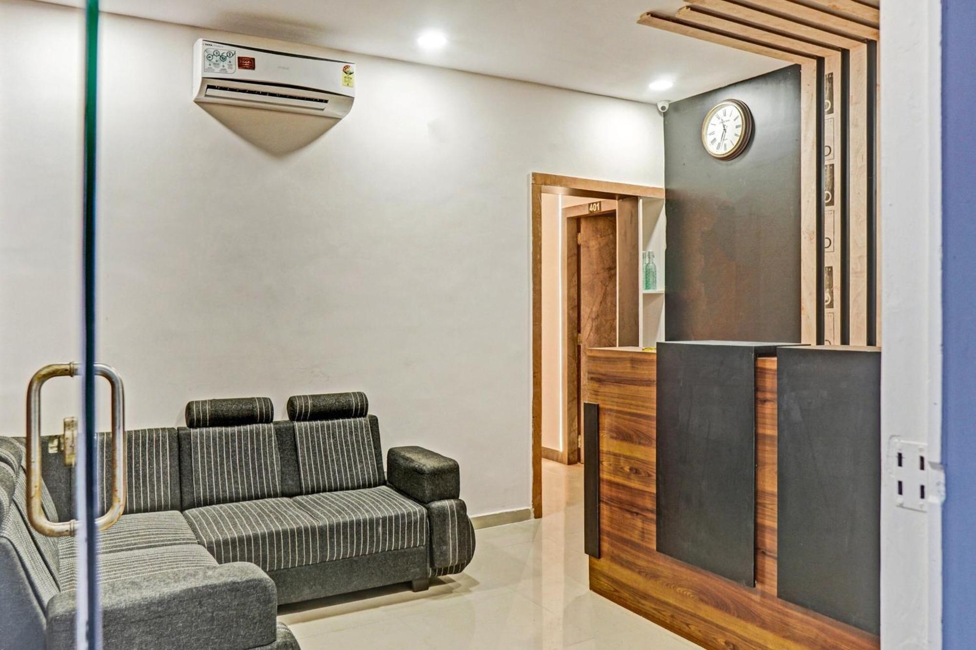 Collection O Sigma Inn Surat Dış mekan fotoğraf