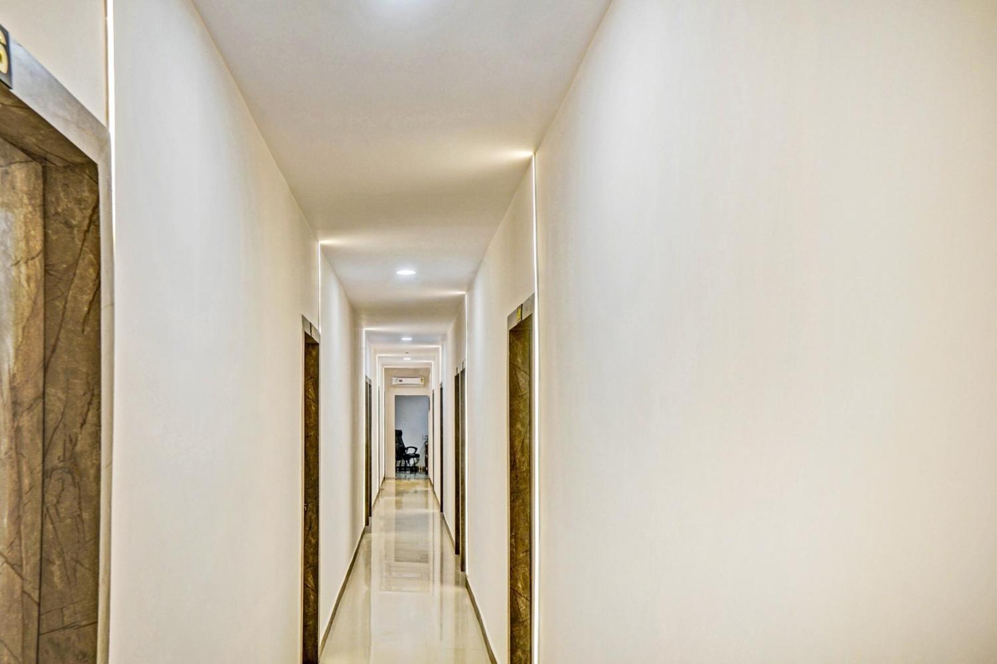 Collection O Sigma Inn Surat Dış mekan fotoğraf